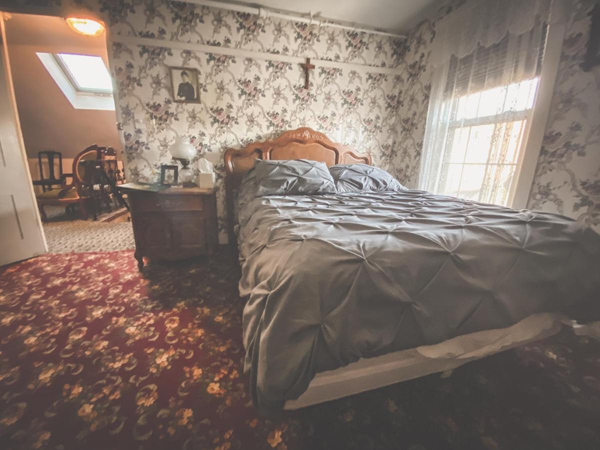 Bed and Breakfast Lizzie Borden House à Fall River Extérieur photo