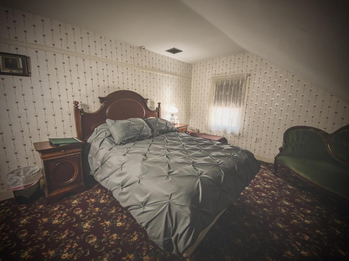 Bed and Breakfast Lizzie Borden House à Fall River Extérieur photo