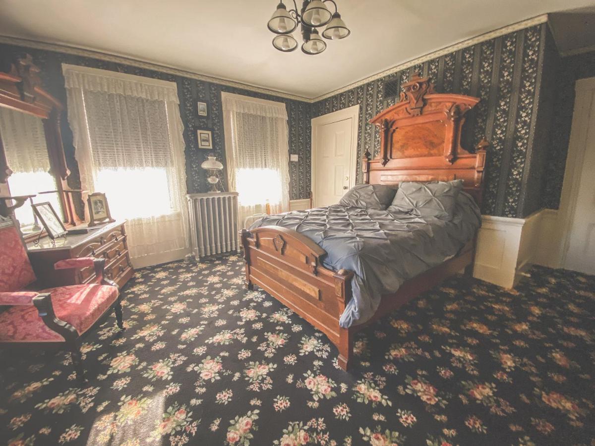 Bed and Breakfast Lizzie Borden House à Fall River Extérieur photo