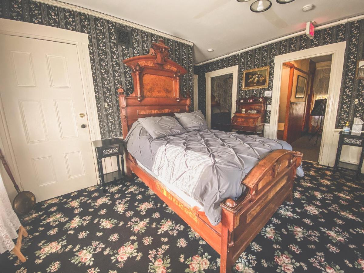 Bed and Breakfast Lizzie Borden House à Fall River Extérieur photo
