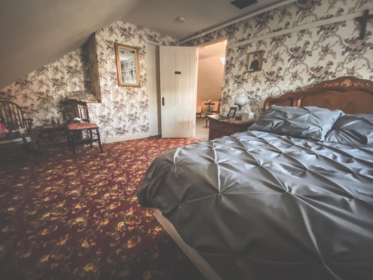 Bed and Breakfast Lizzie Borden House à Fall River Extérieur photo